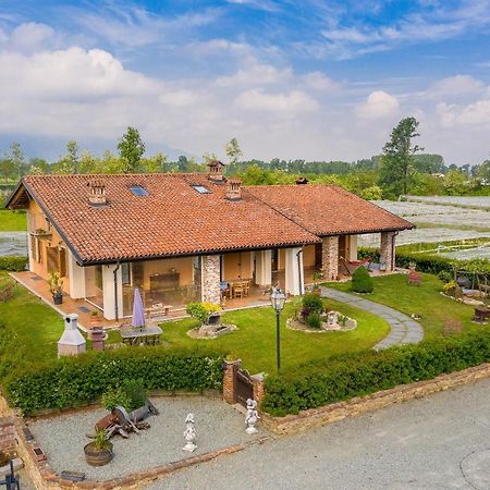 הוילה סאלוצו Agriturismo Il Nido Di Bacco מראה חיצוני תמונה