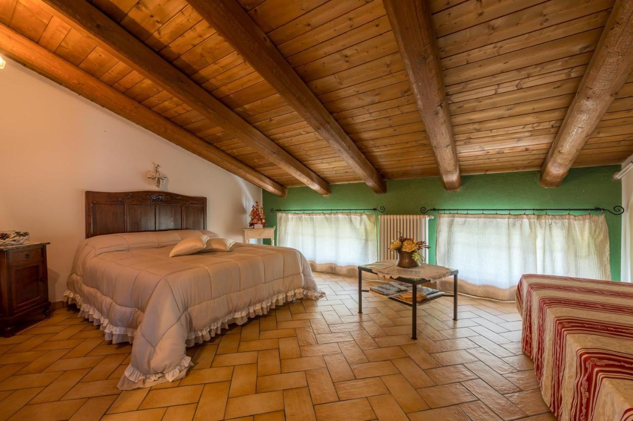 הוילה סאלוצו Agriturismo Il Nido Di Bacco מראה חיצוני תמונה