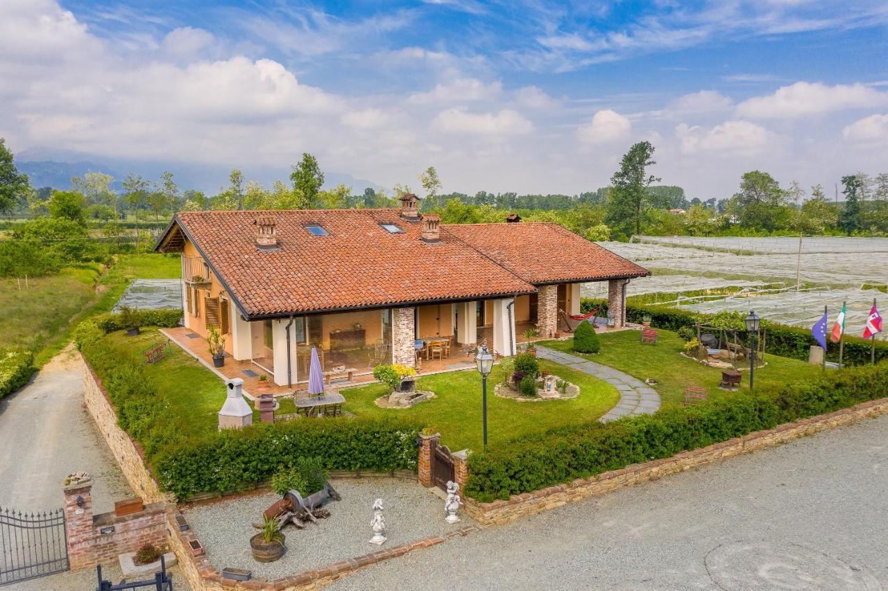 הוילה סאלוצו Agriturismo Il Nido Di Bacco מראה חיצוני תמונה