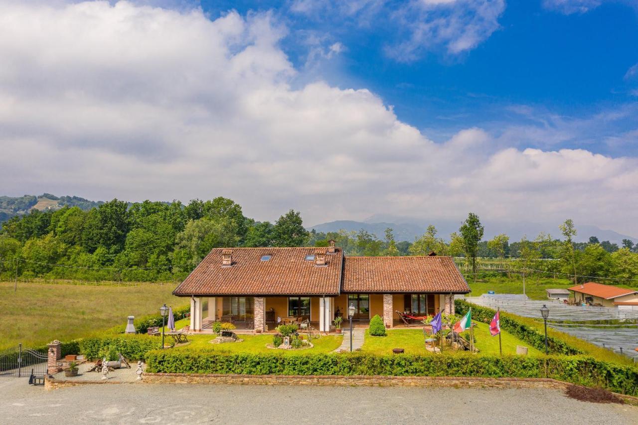 הוילה סאלוצו Agriturismo Il Nido Di Bacco מראה חיצוני תמונה