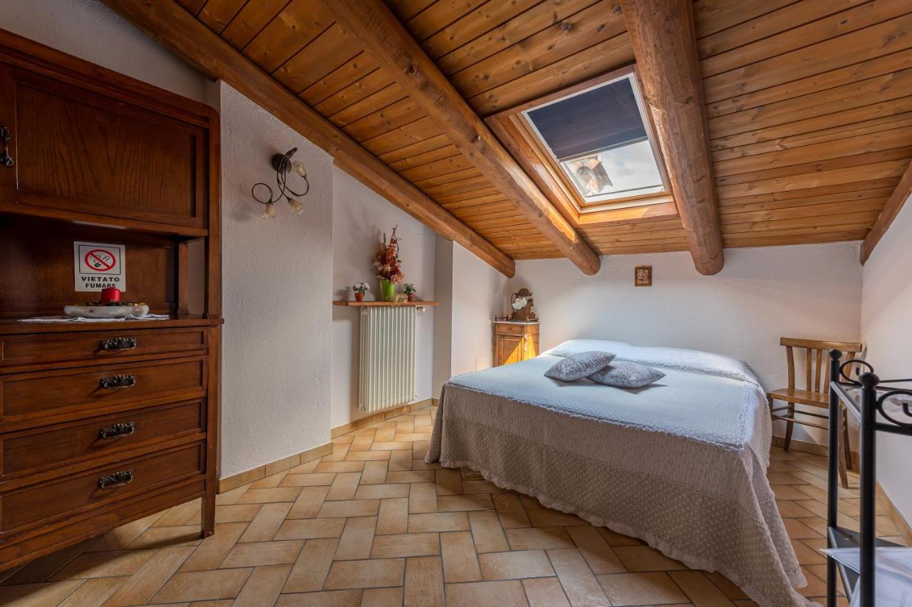 הוילה סאלוצו Agriturismo Il Nido Di Bacco מראה חיצוני תמונה